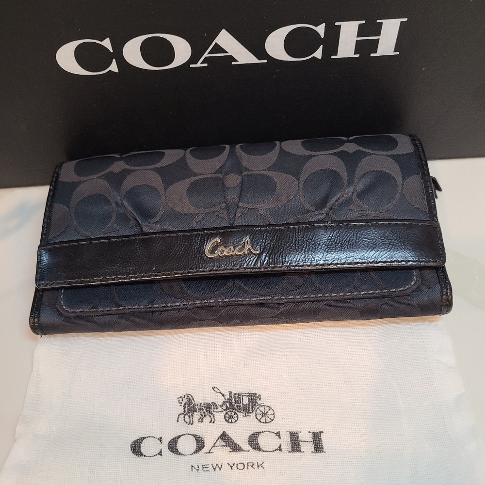 Vintage Coach Y2K Signature Jacquard Black Leather Clutch Wallet EUC - Picture 2 of 9